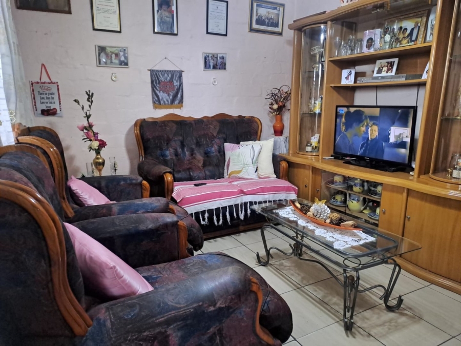 2 Bedroom Property for Sale in Bonteheuwel Western Cape